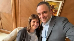 bullrich-adorni-renuncia