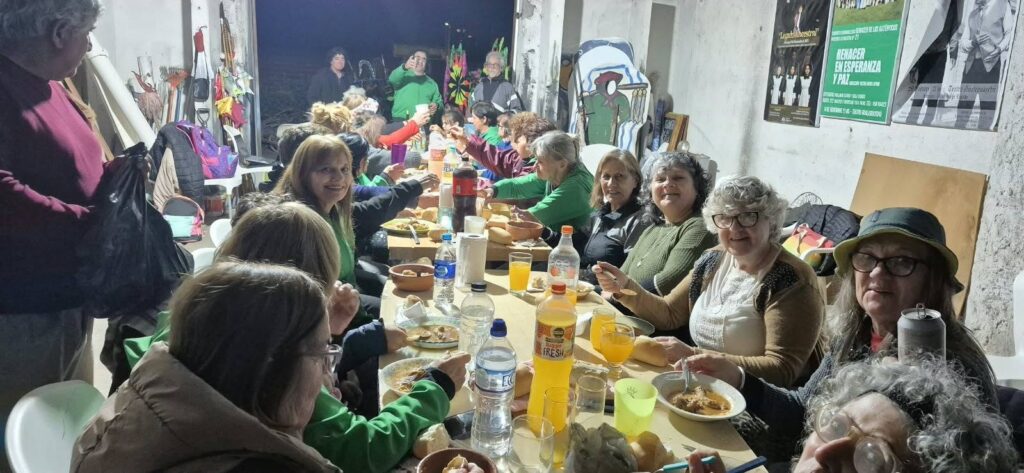 adultos en lucha